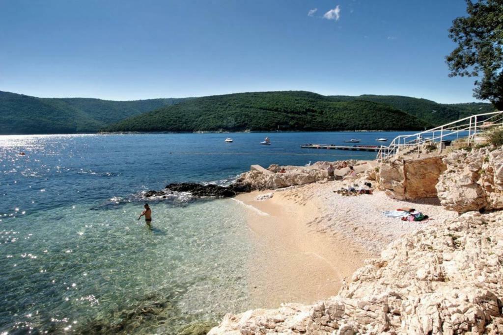 Luxury 1 Bedroom Apartment In Rabac Kültér fotó