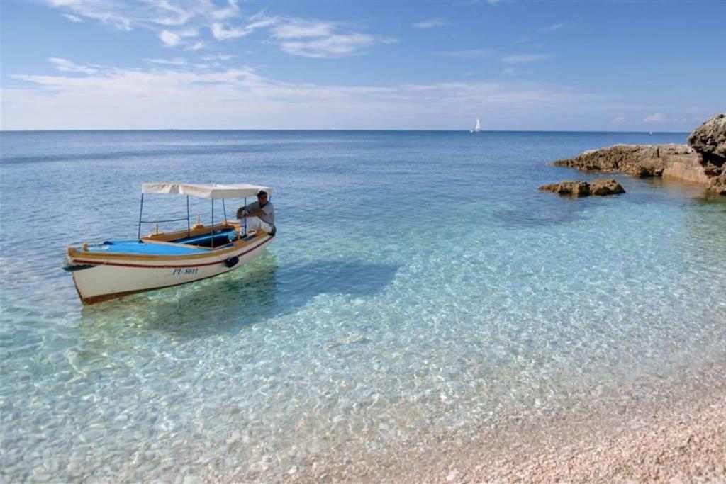 Luxury 1 Bedroom Apartment In Rabac Kültér fotó