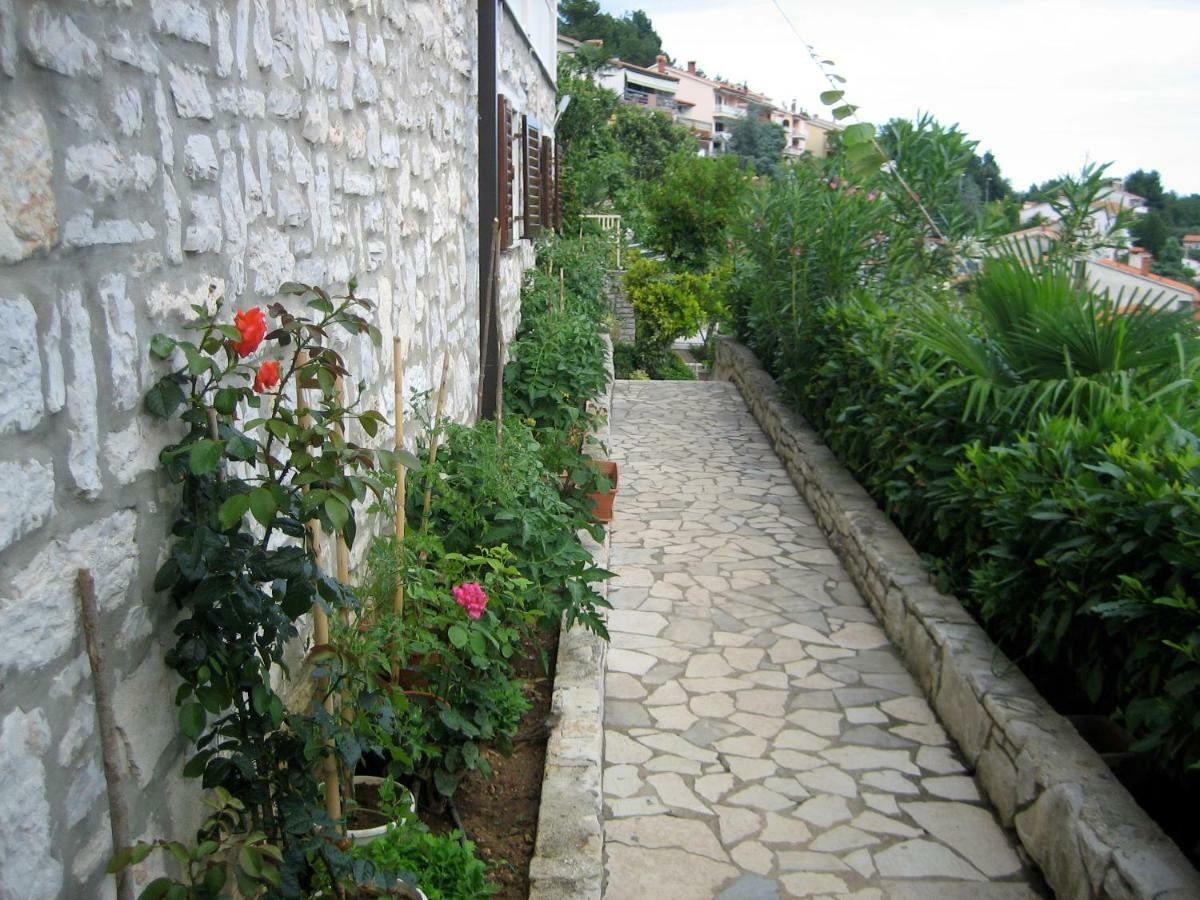 Luxury 1 Bedroom Apartment In Rabac Kültér fotó
